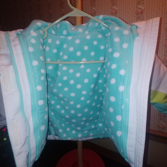 4 in 1 Winter Coat 2T-3T - Picture 7 of 7